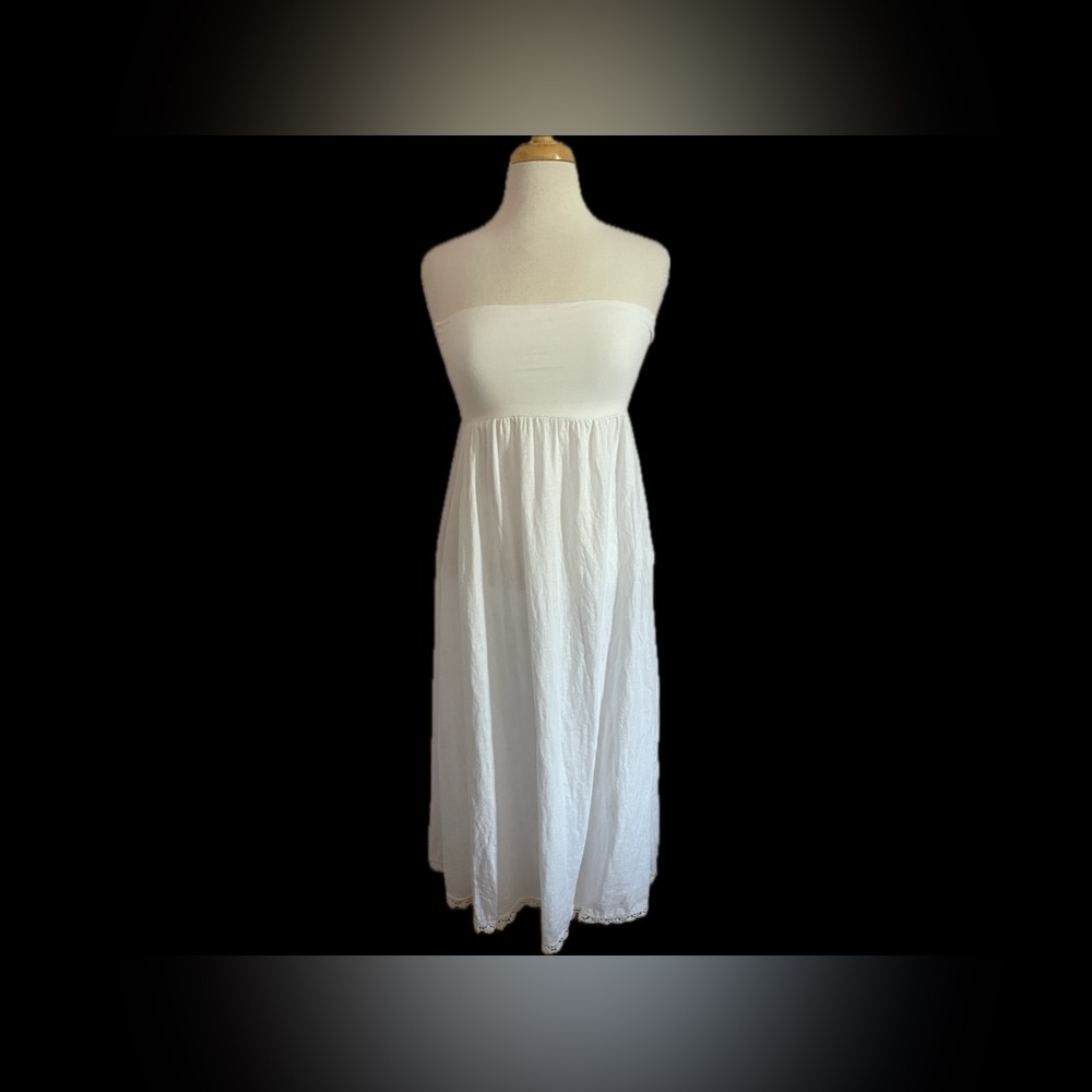 Elegant White Strapless Dress